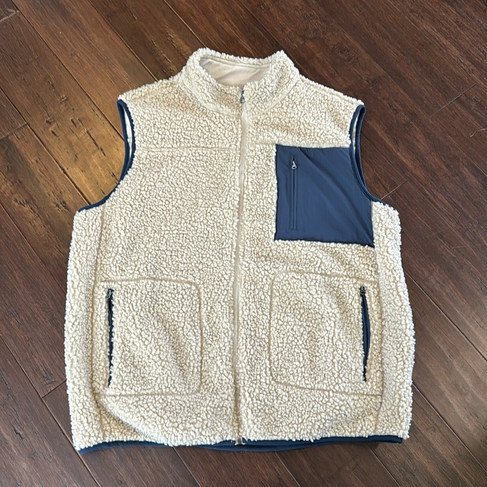 Men's Cream Sherpa Fleece Vest with Blue Chest Pocket
